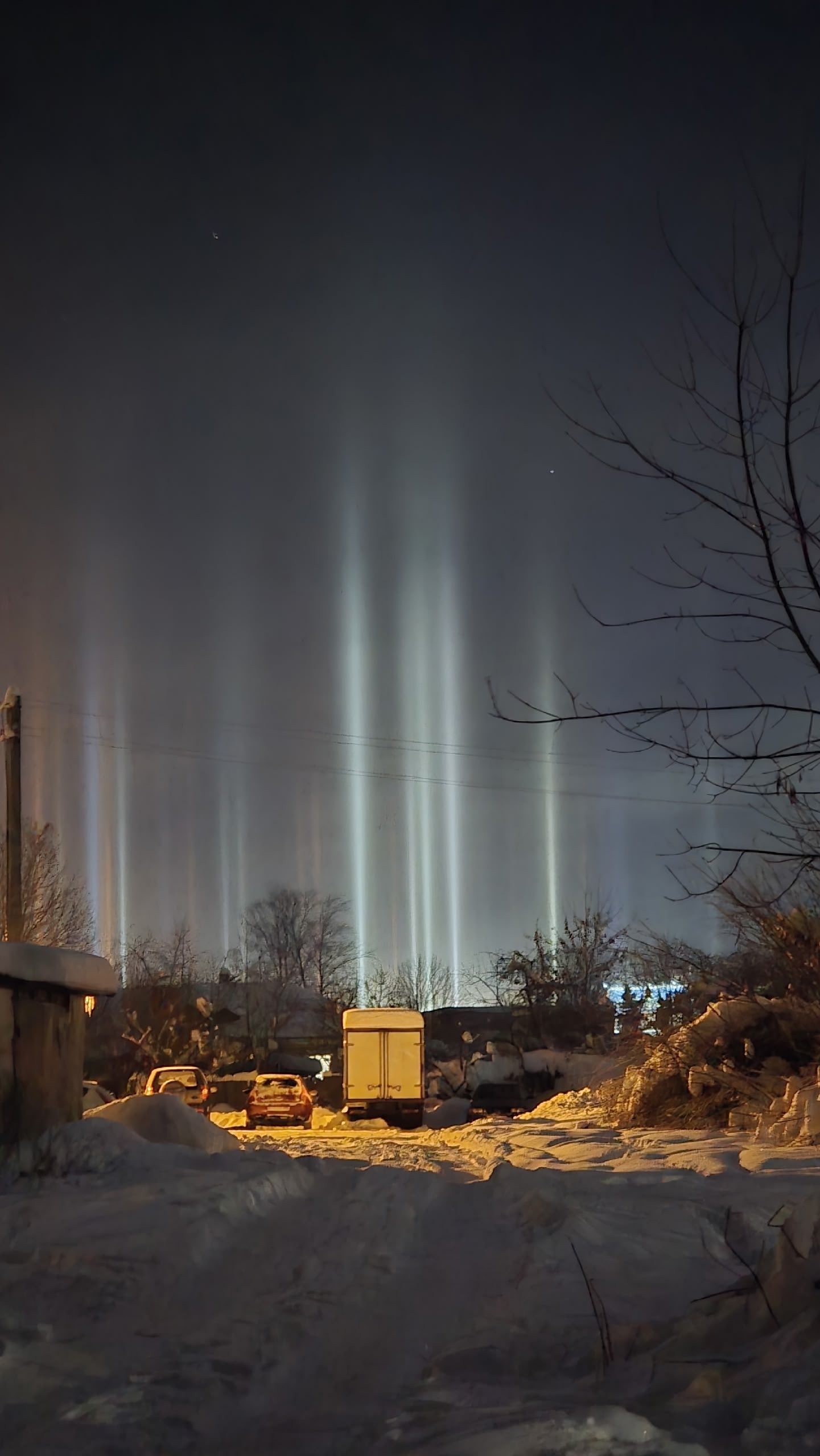Сильный мороз не помешал жителям Тверской области снять редкое световое явление