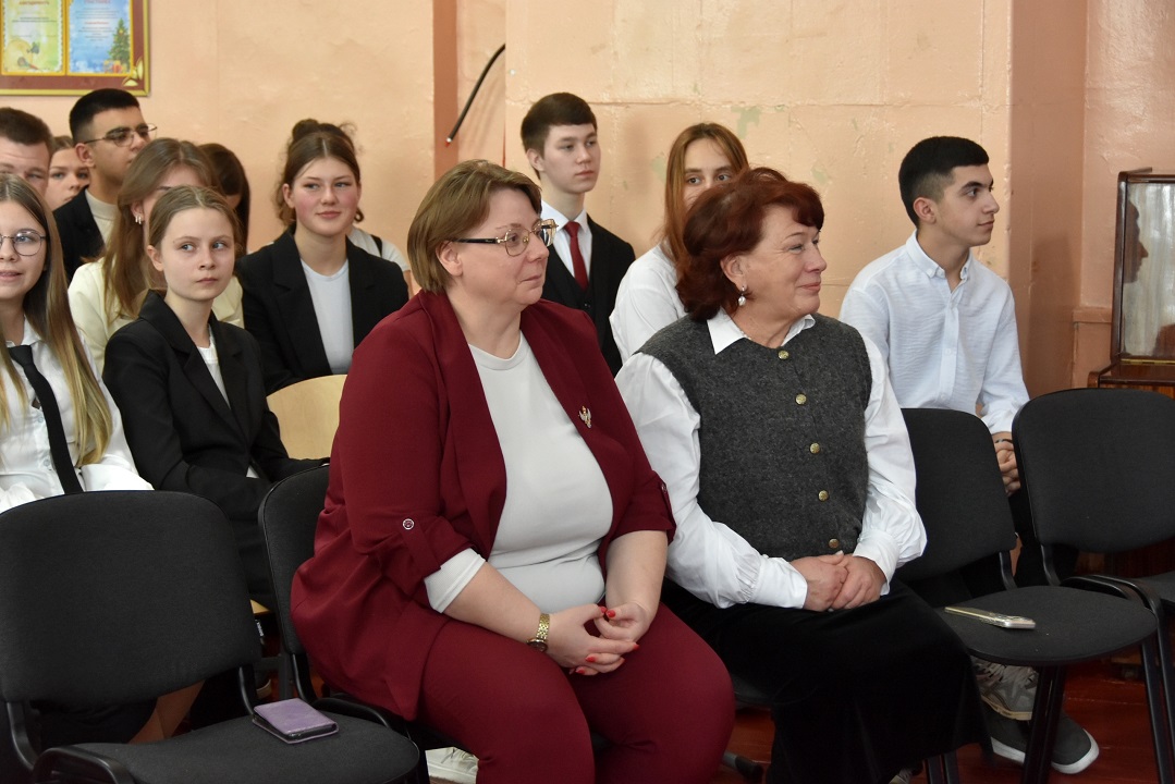 Школьники в Тверской области встретились с актером театра и кино Александром Самойленко