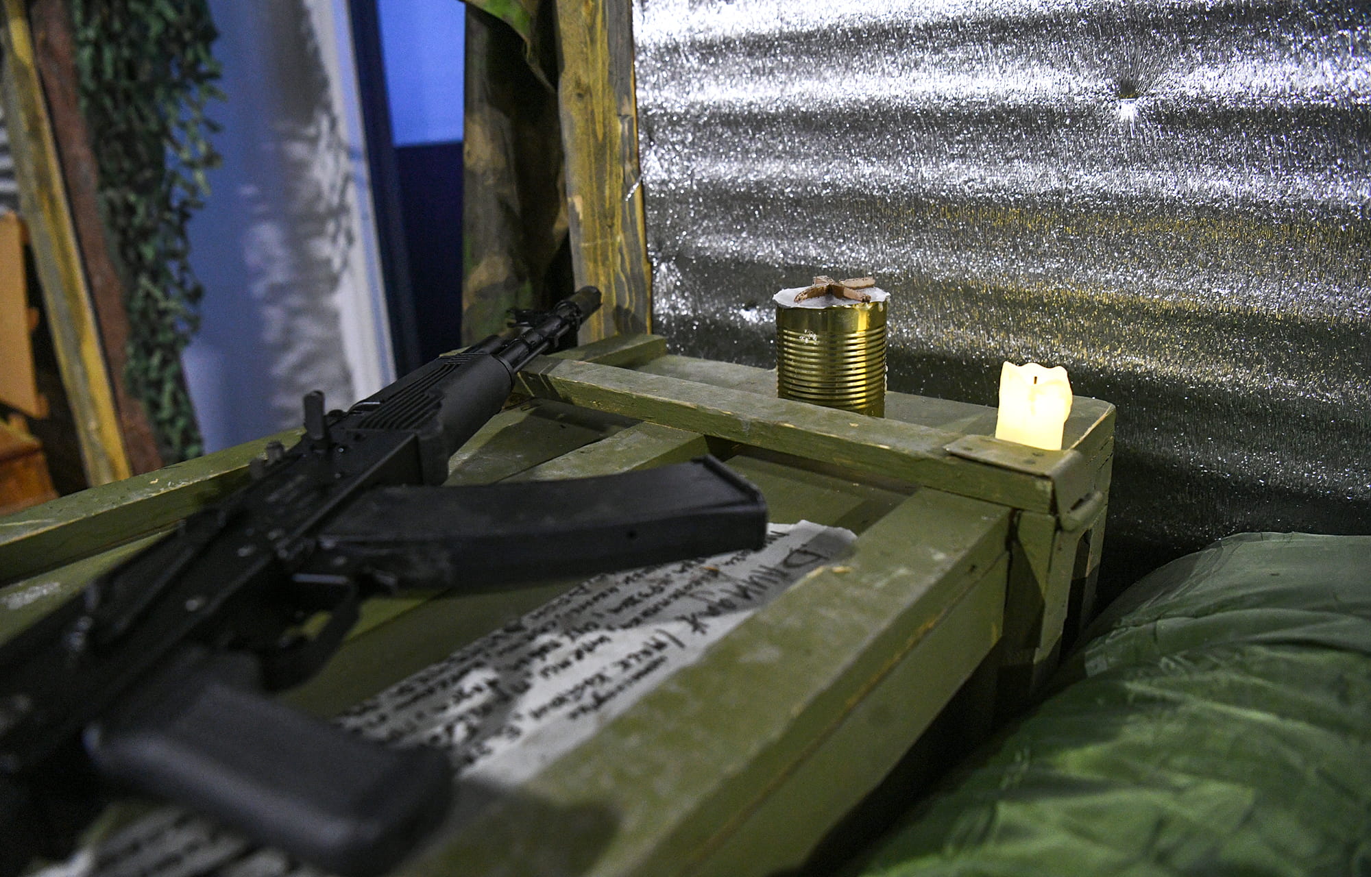 Виталий Королев первым посетил мультимедийную выставку «Знание.Герои» в Твери