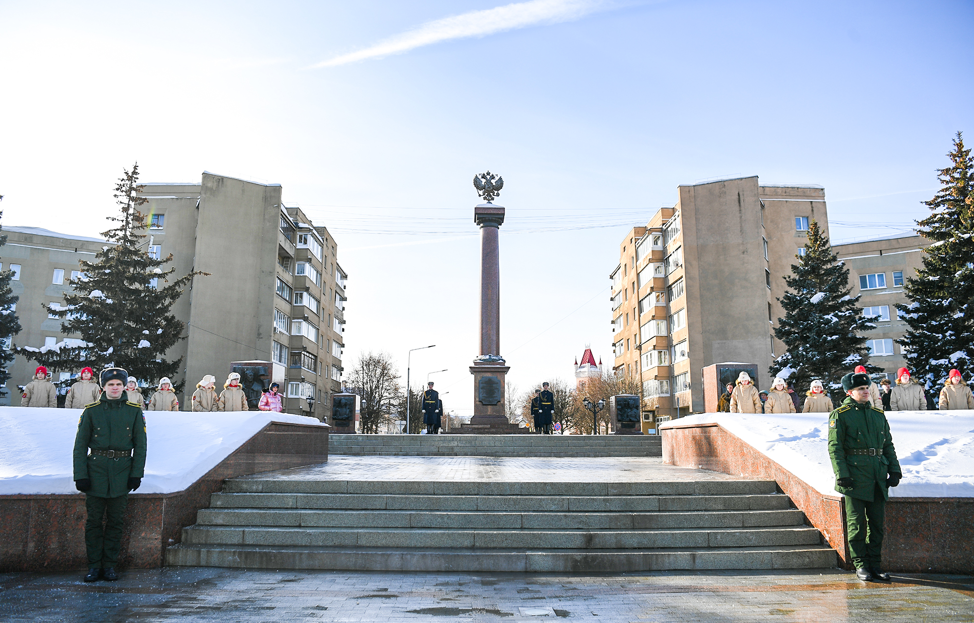 Виталий Королев в Твери почтил память защитников Отечества