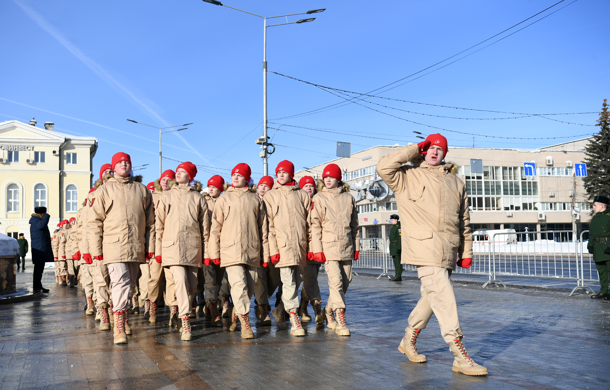 Виталий Королев в Твери почтил память защитников Отечества