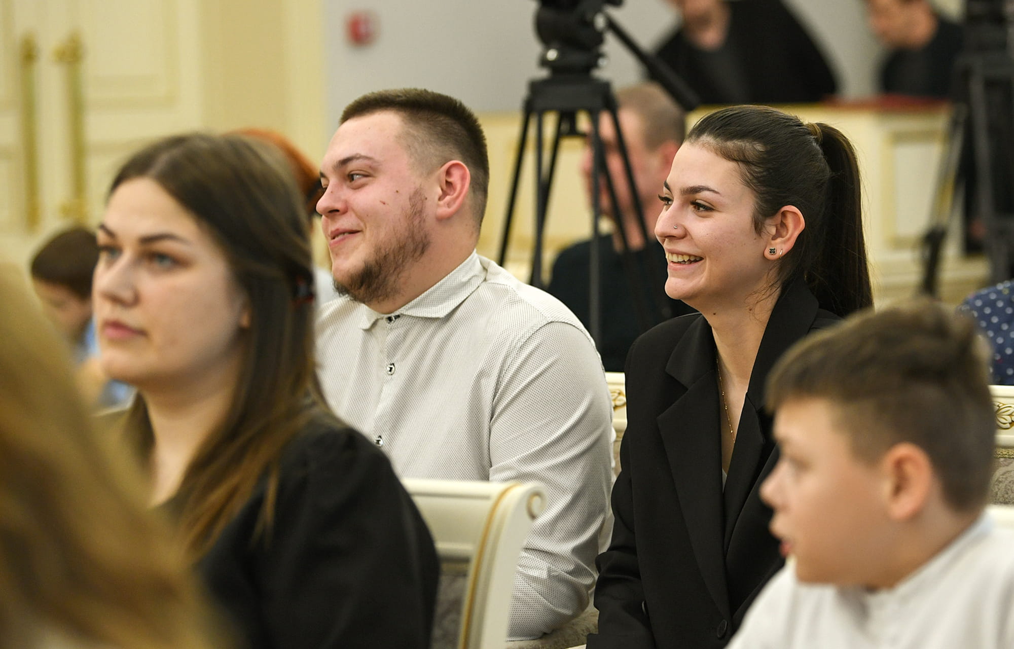 Виталий Королев вручил молодым семьям Тверской области жилищные сертификаты