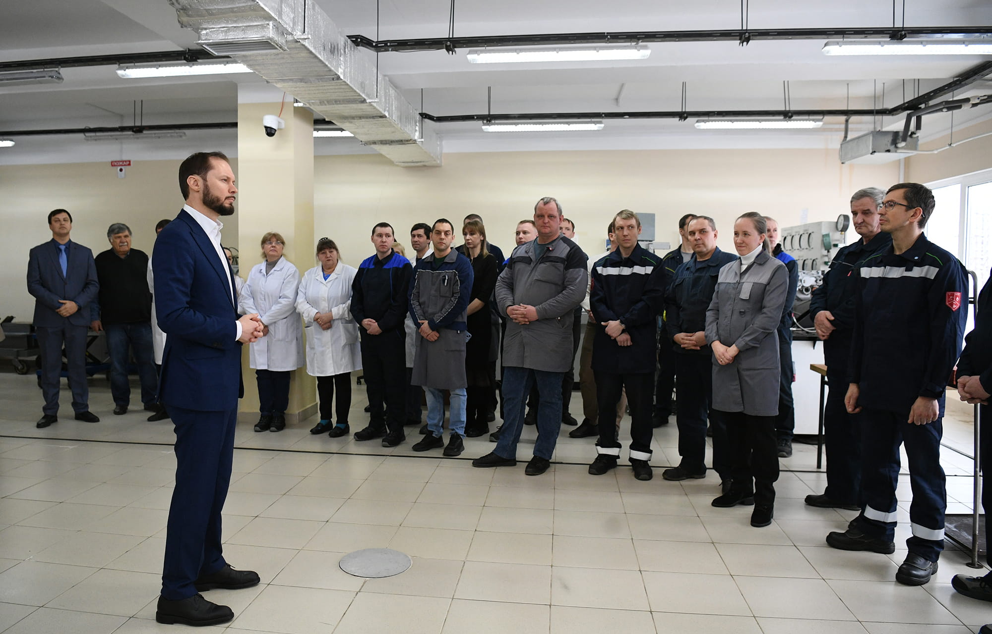 Ремонт дорог, благоустройство, решение вопросов ЖКХ: Виталий Королев встретился с сотрудниками Старицкого механического завода