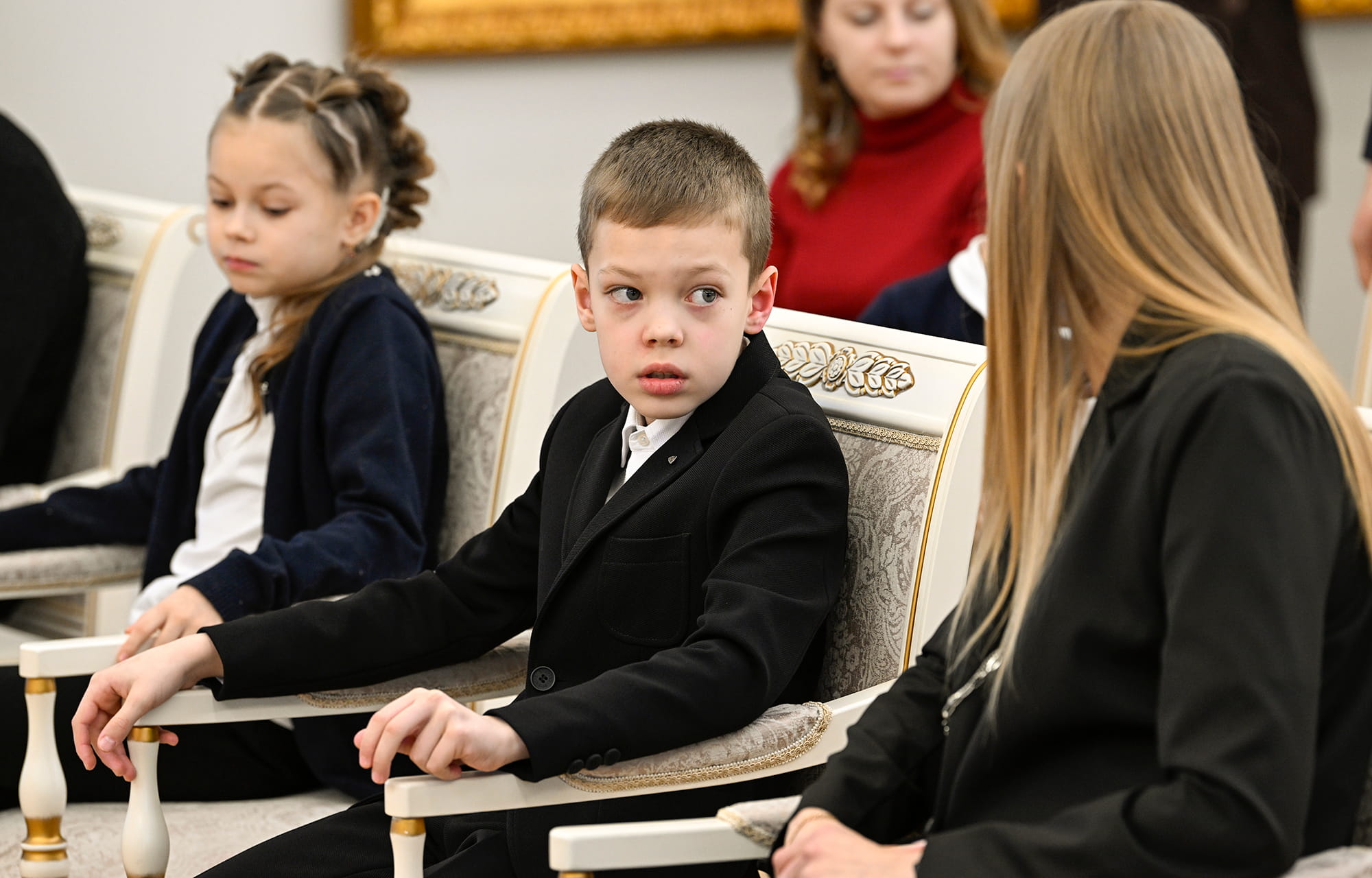 Виталий Королев вручил молодым семьям Тверской области жилищные сертификаты