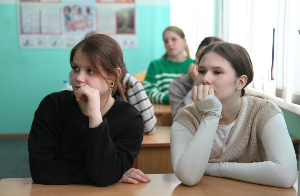 Офицер Следственного комитета провел со школьниками урок мужества