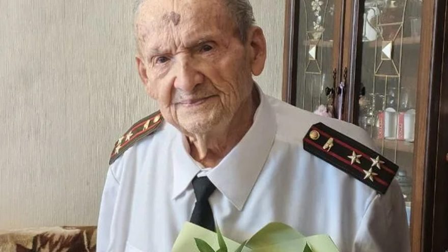 100 лет исполнилось участнику Великой Отечественной войны Алексею Тятькину из Тверской области
