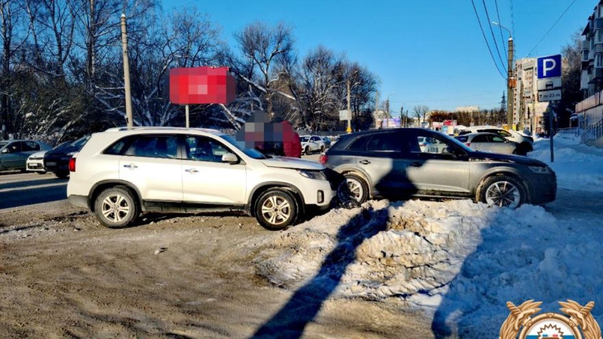 Женщину доставили в больницу после ДТП в Твери