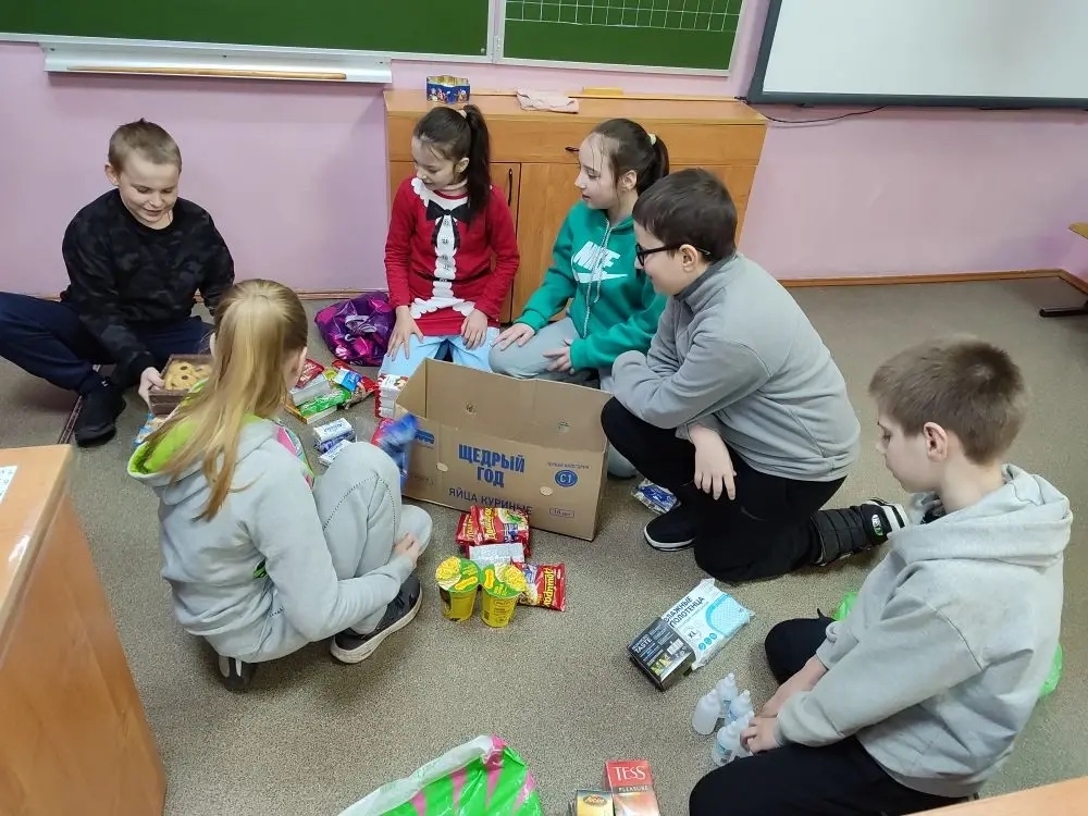 Жители Тверской области разных возрастов отправляют гуманитарные грузы для бойцов СВО