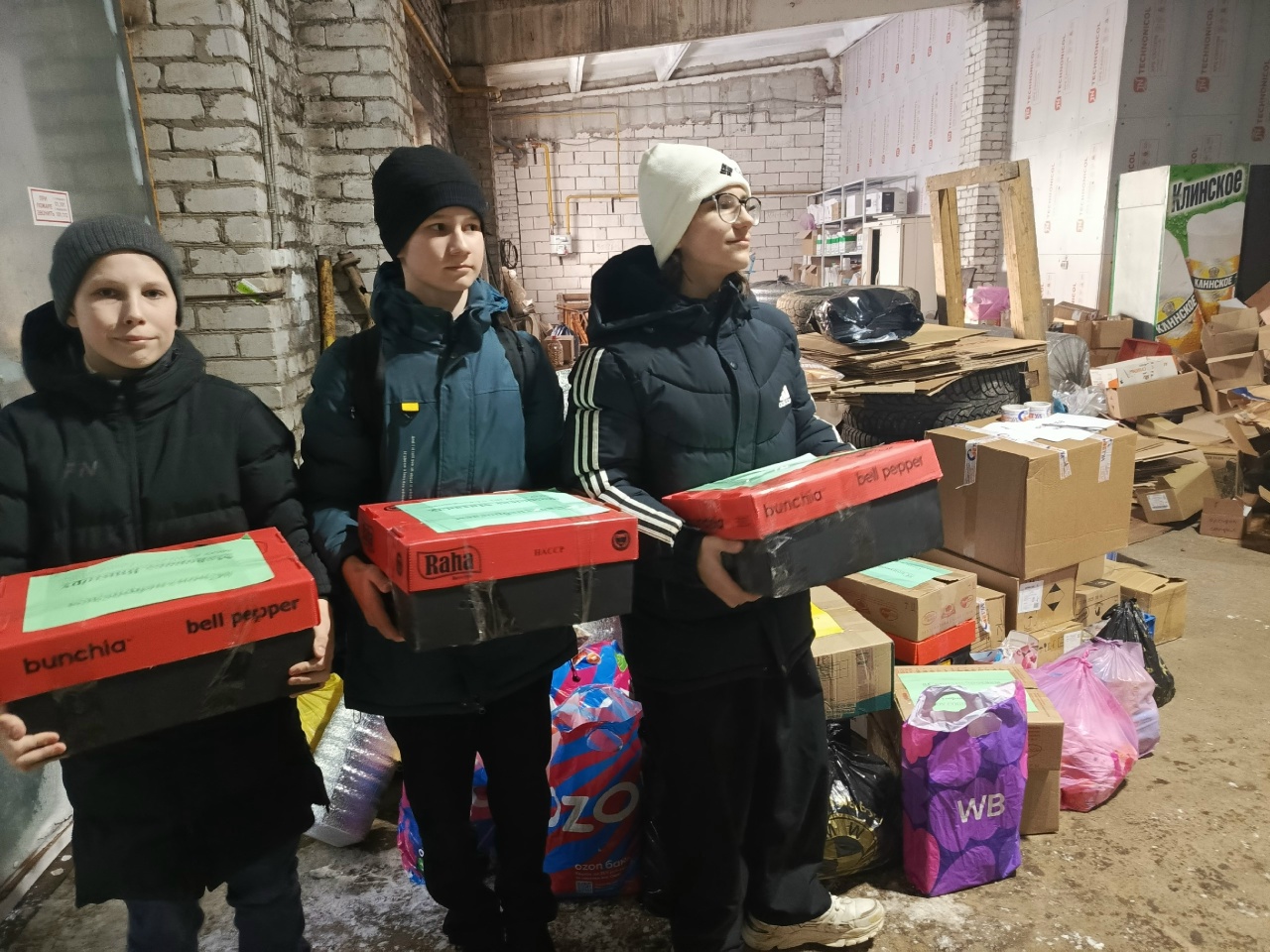 Жители Тверской области разных возрастов отправляют гуманитарные грузы для бойцов СВО