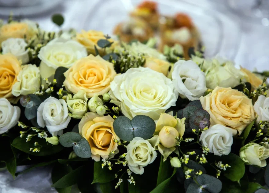 Глава региона Виталий Королев поздравил со 100-летием ветерана Марию Молотилову