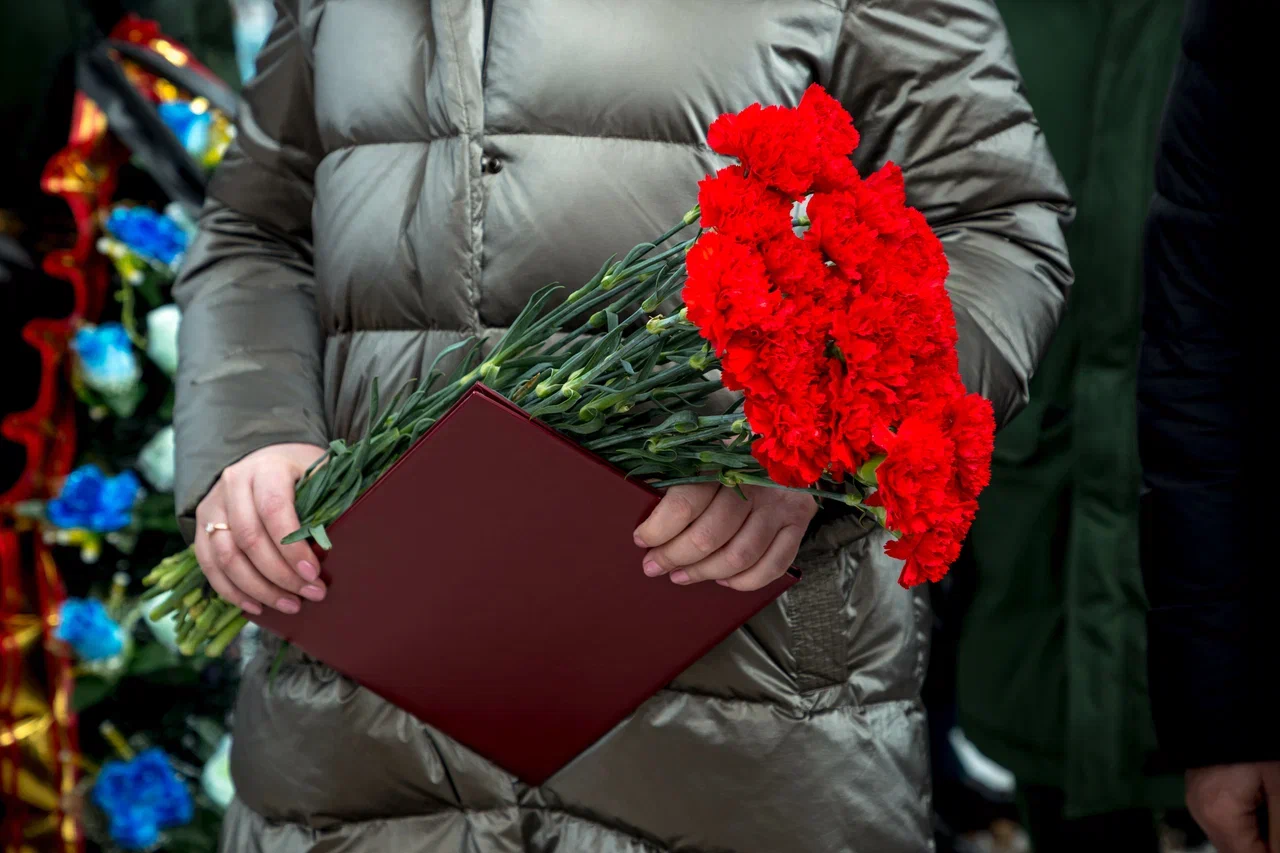 мемориальную доску