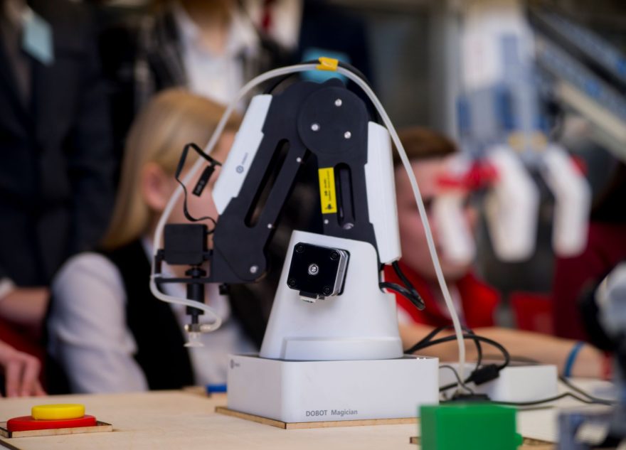 Глава региона Виталий Королев поздравил работников научной сферы Тверской области с Днем российской науки