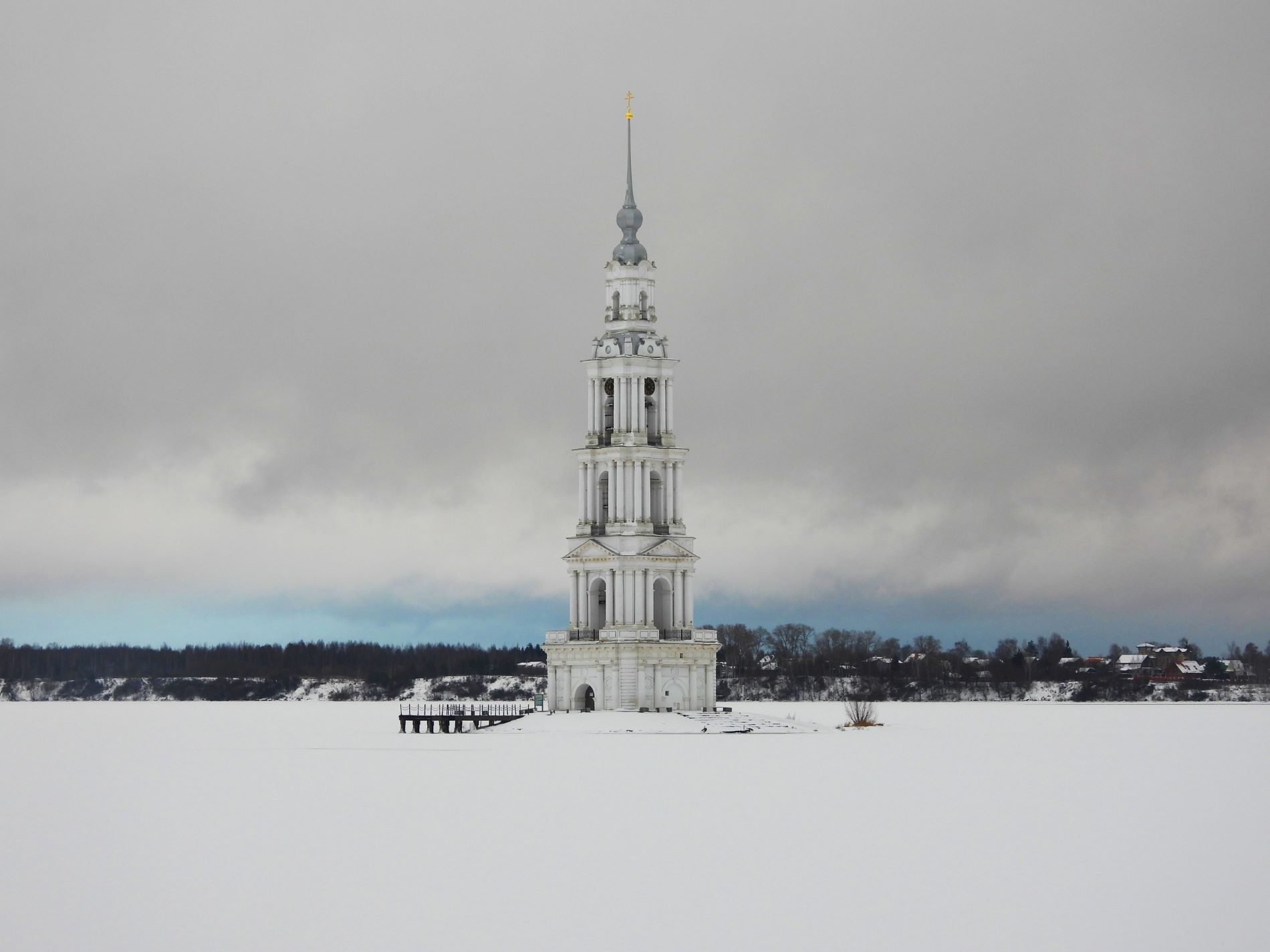 В Твери прошел увлекательный мастер-класс по росписи по стеклу