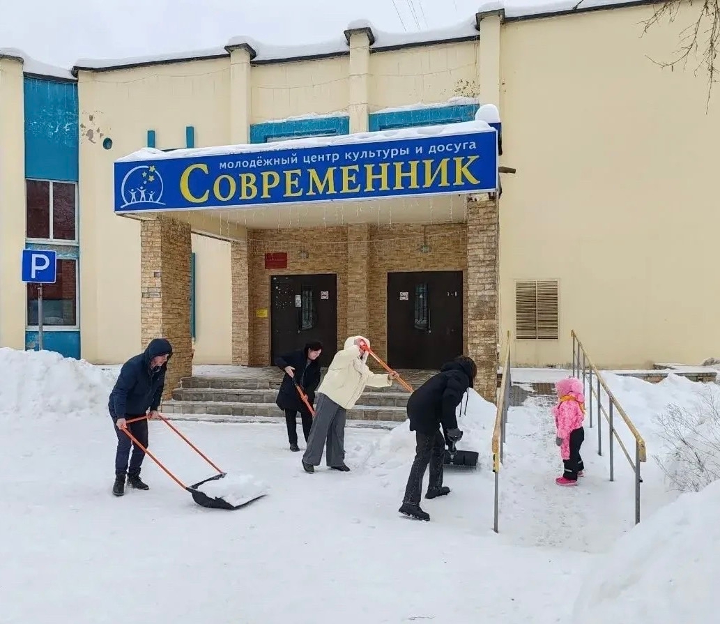 В Тверской области к уборке снега подключились предприятия и школы