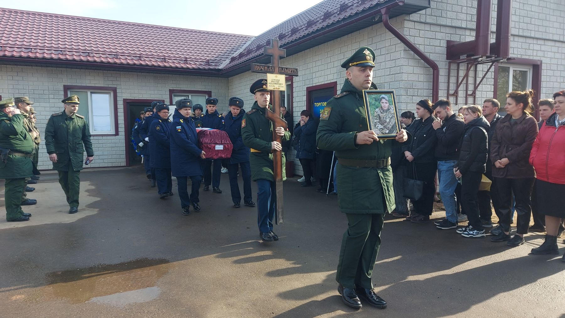 В Тверской области проводили в последний путь Дмитрия Семенова