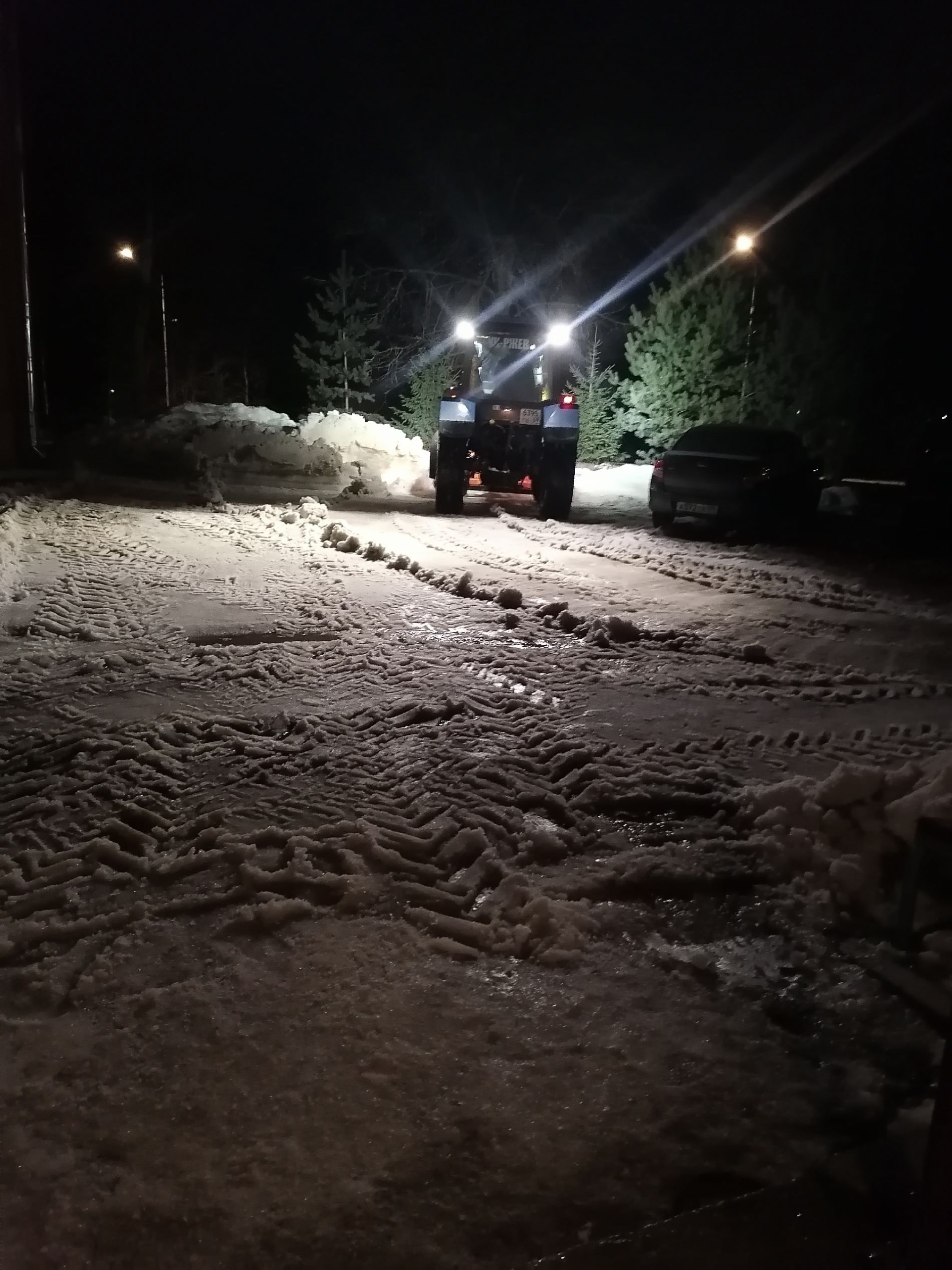 Жители Тверской области поблагодарили УК за расчищенный двор