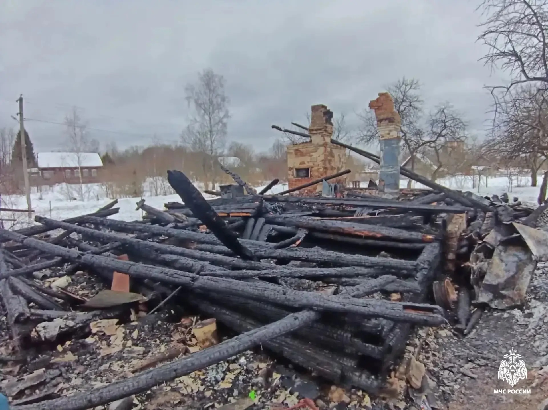 Тело человека нашли в сгоревшем доме в Тверской области