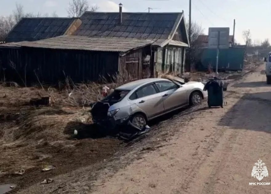 Спасатели ликвидировали последствия тройного ДТП в Тверской области