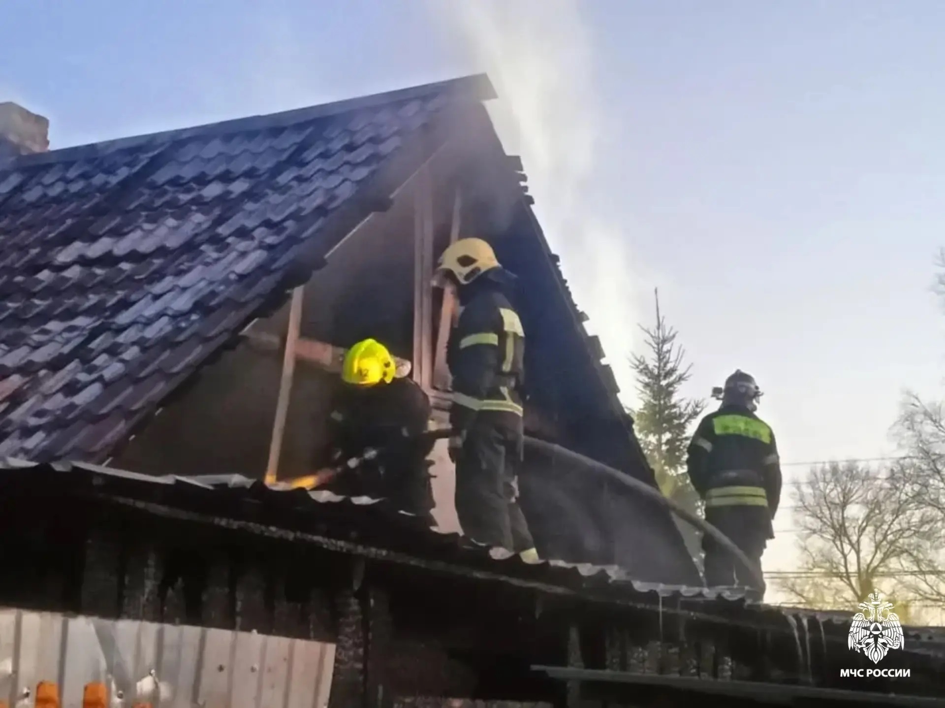 оперативно