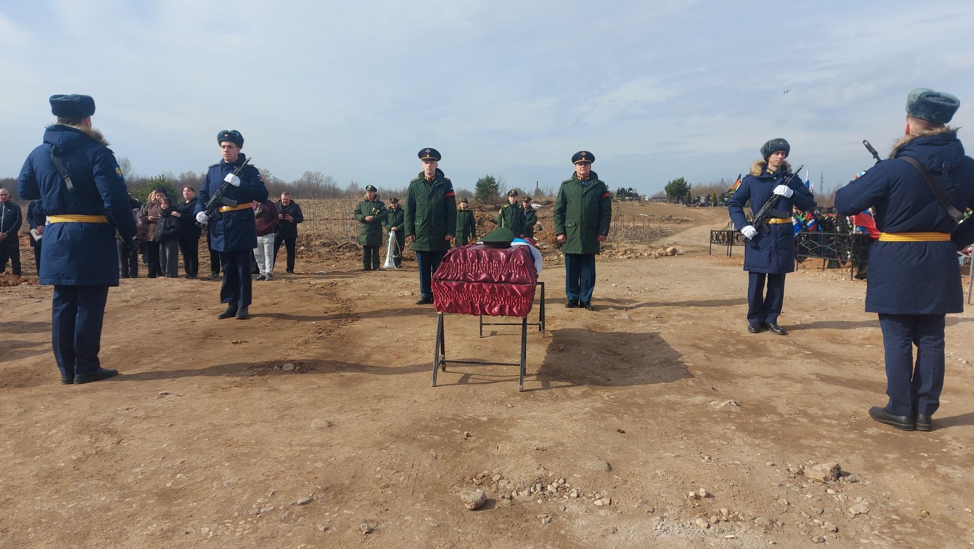 В Тверской области проводили в последний путь Дмитрия Семенова