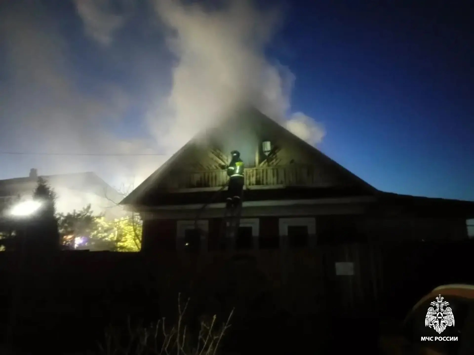 оперативно