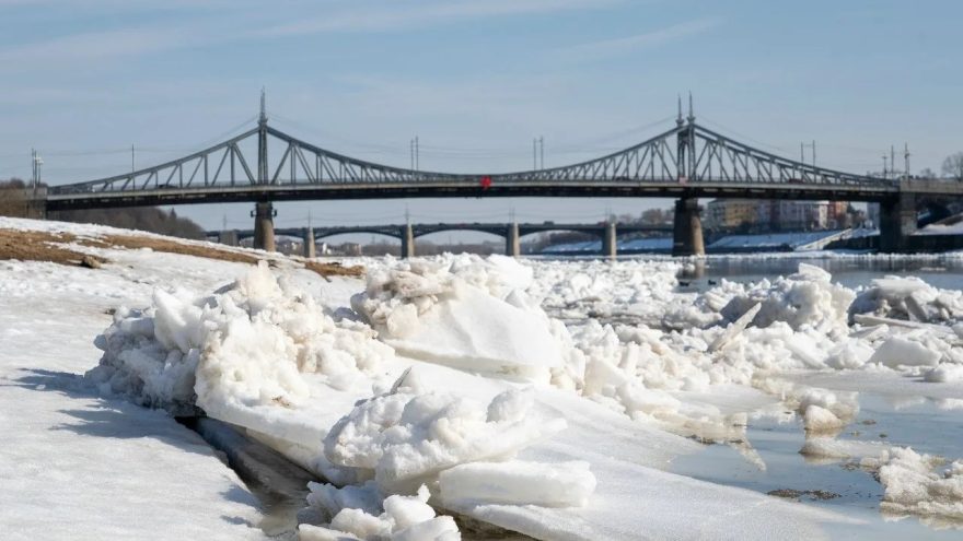 Жителей Тверской области предупреждают об опасности весеннего льда