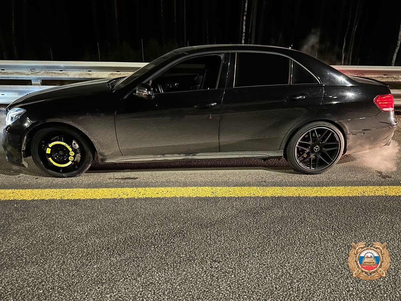 На трассе в Тверской области прицепом сбило мужчину, меняющего колесо