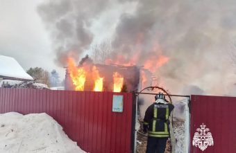 Огонь уничтожил жилой дом в деревне под Тверью жилой