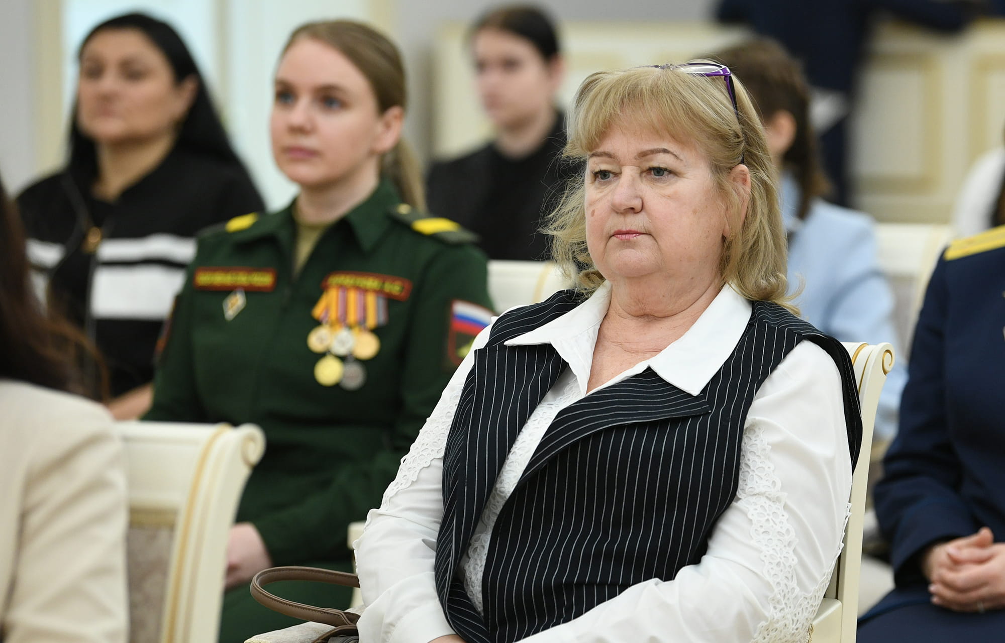 Виталий Королев наградил жительниц Тверской области