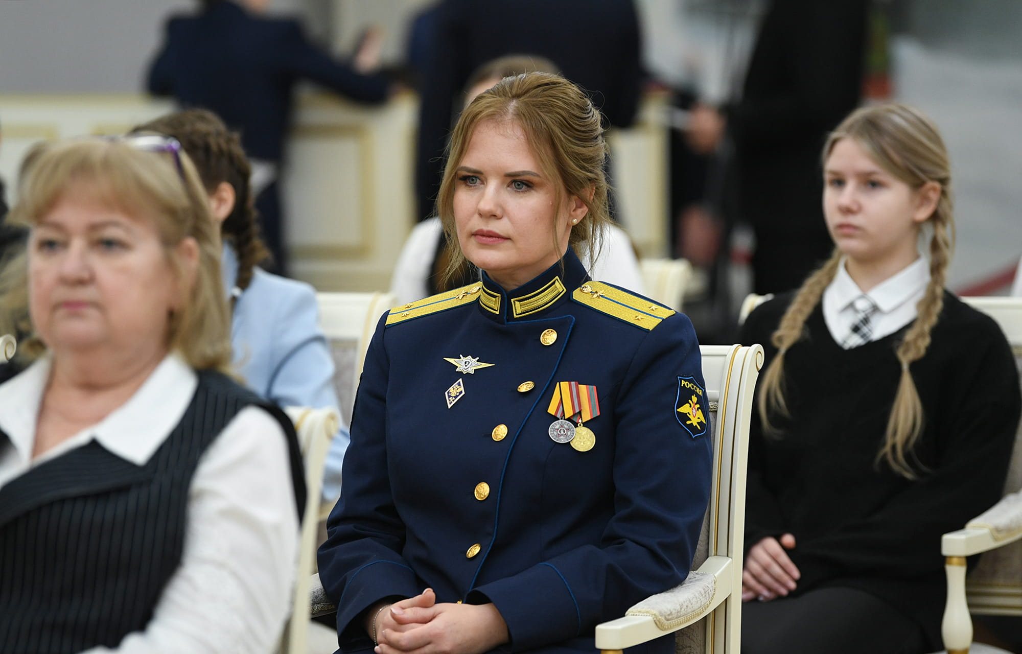 Виталий Королев наградил жительниц Тверской области