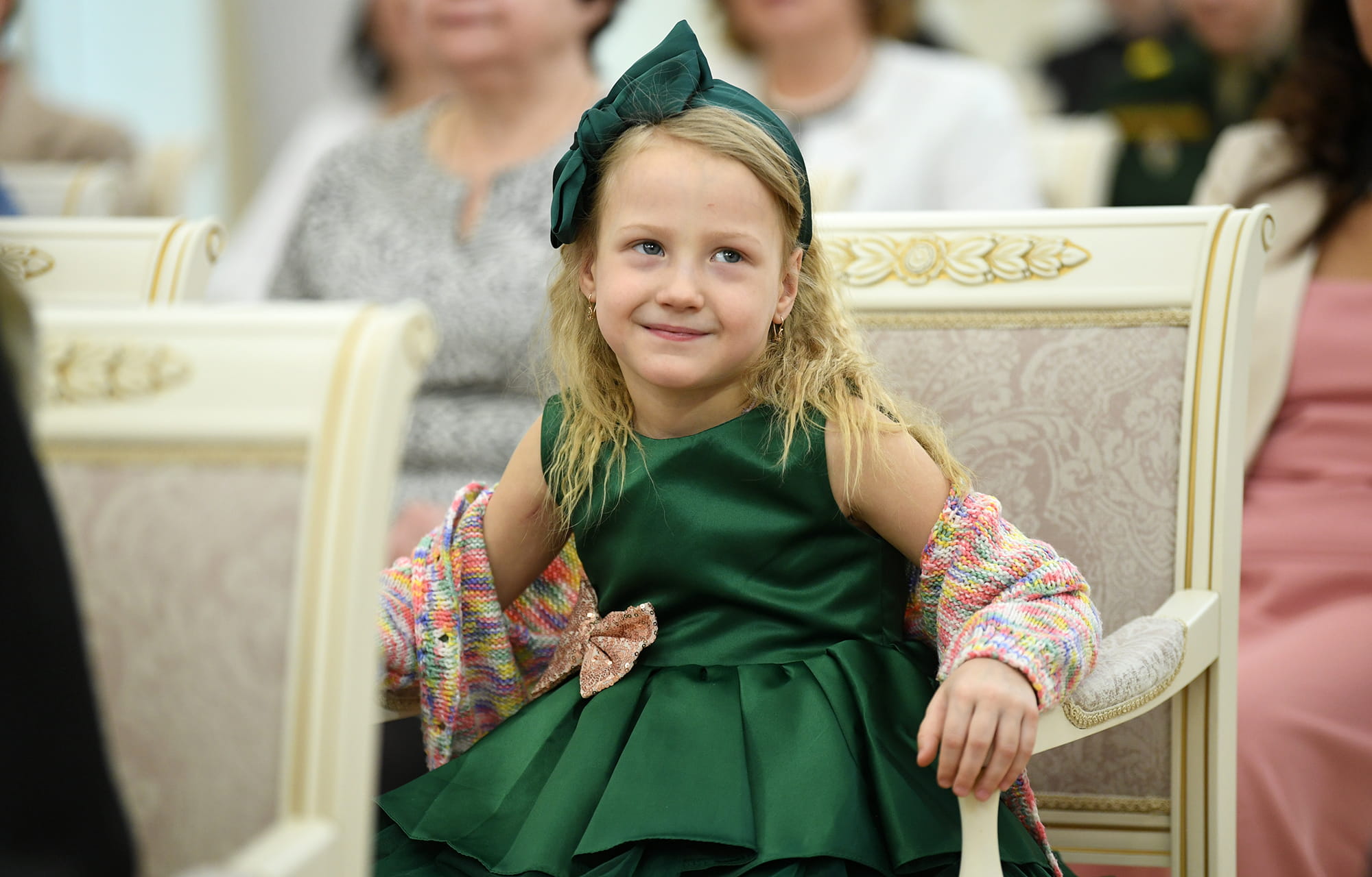 Виталий Королев наградил жительниц Тверской области