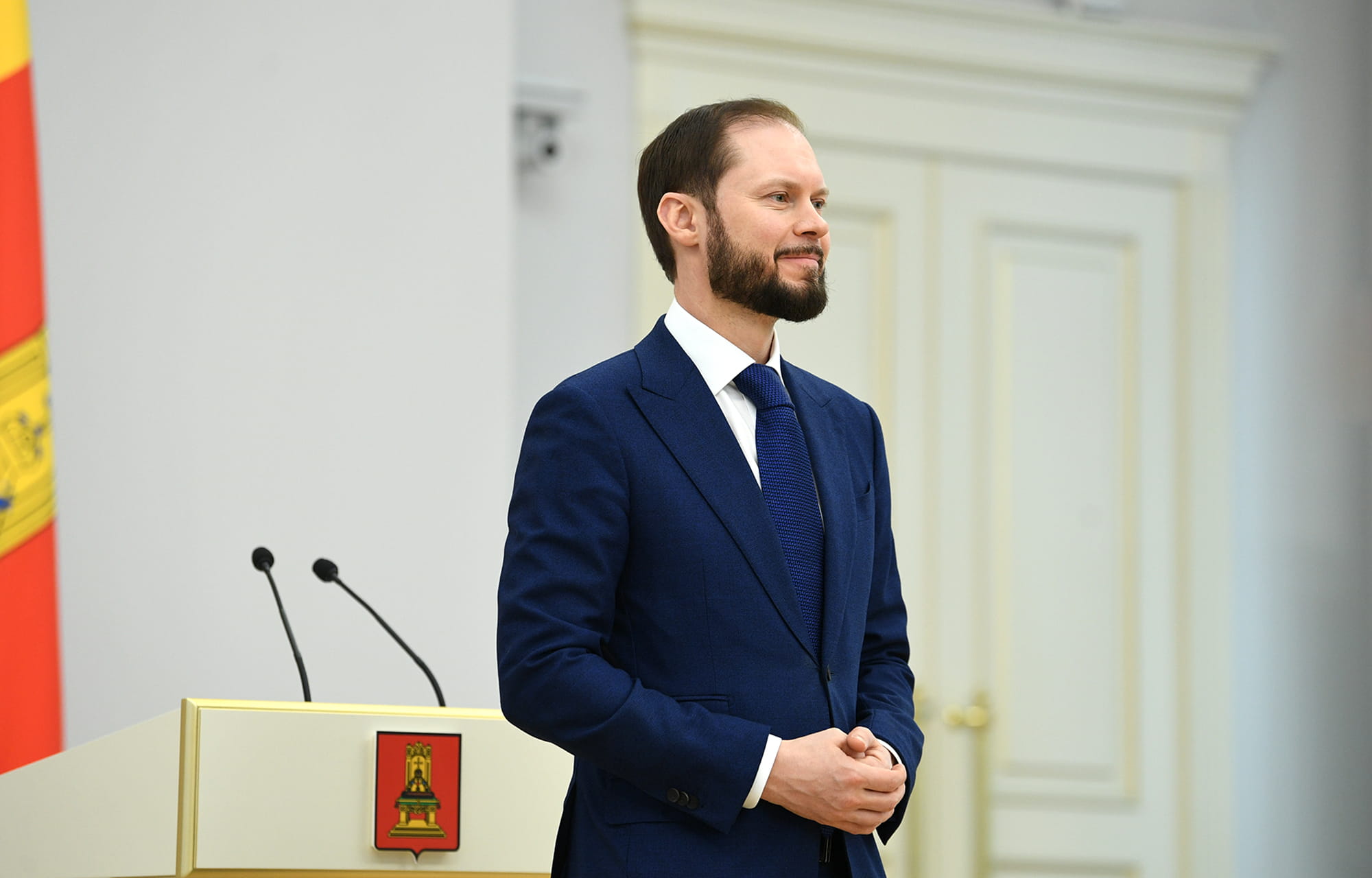 Виталий Королев наградил жительниц Тверской области