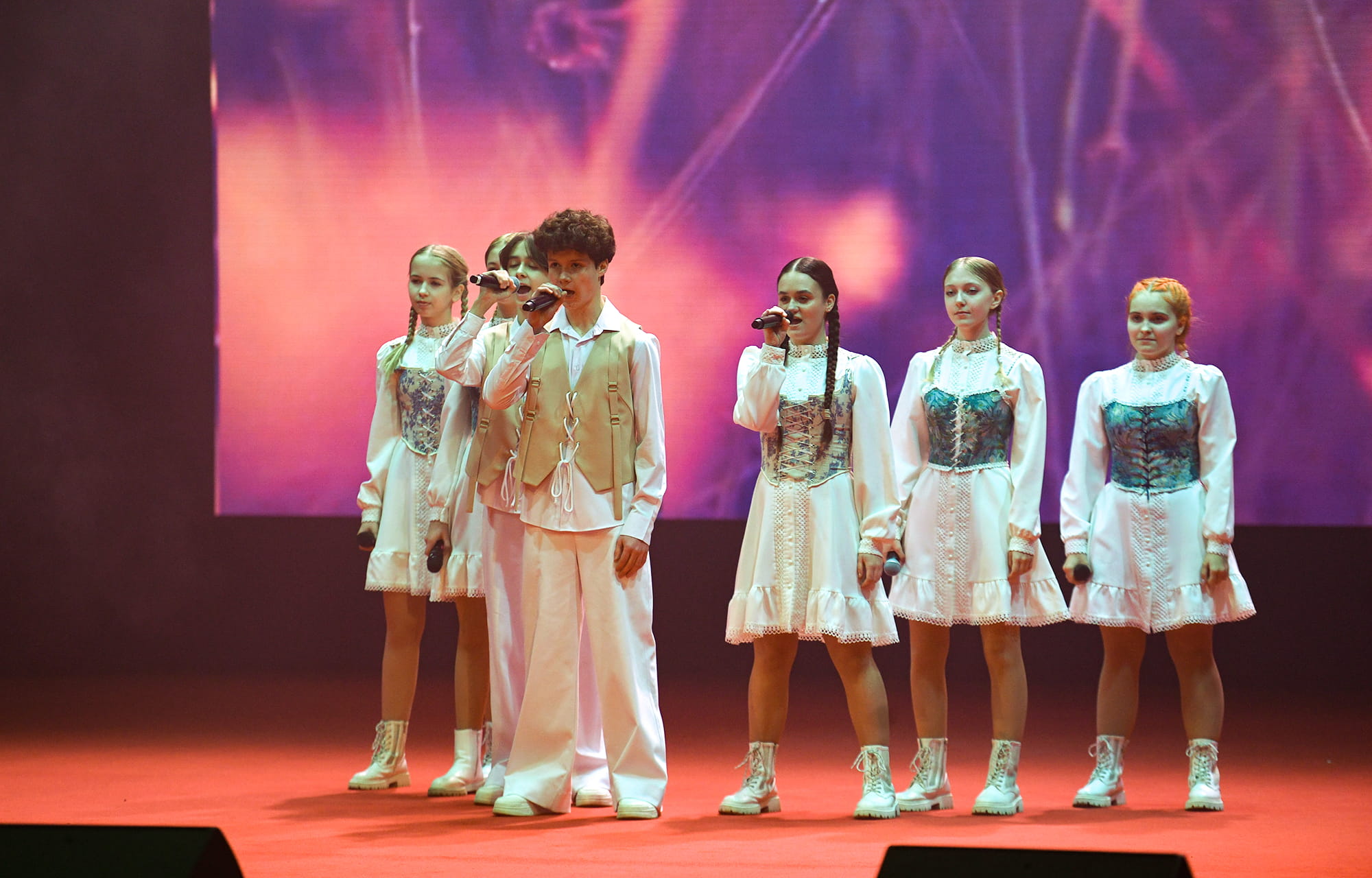 Виталий Королев: Мы восхищаемся красотой и мудростью женщин Верхневолжья, их способностью созидать и неизменно добиваться успеха в любом деле