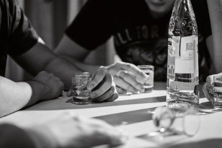 Удар кружкой в Твери закончился уголовным делом кружкой