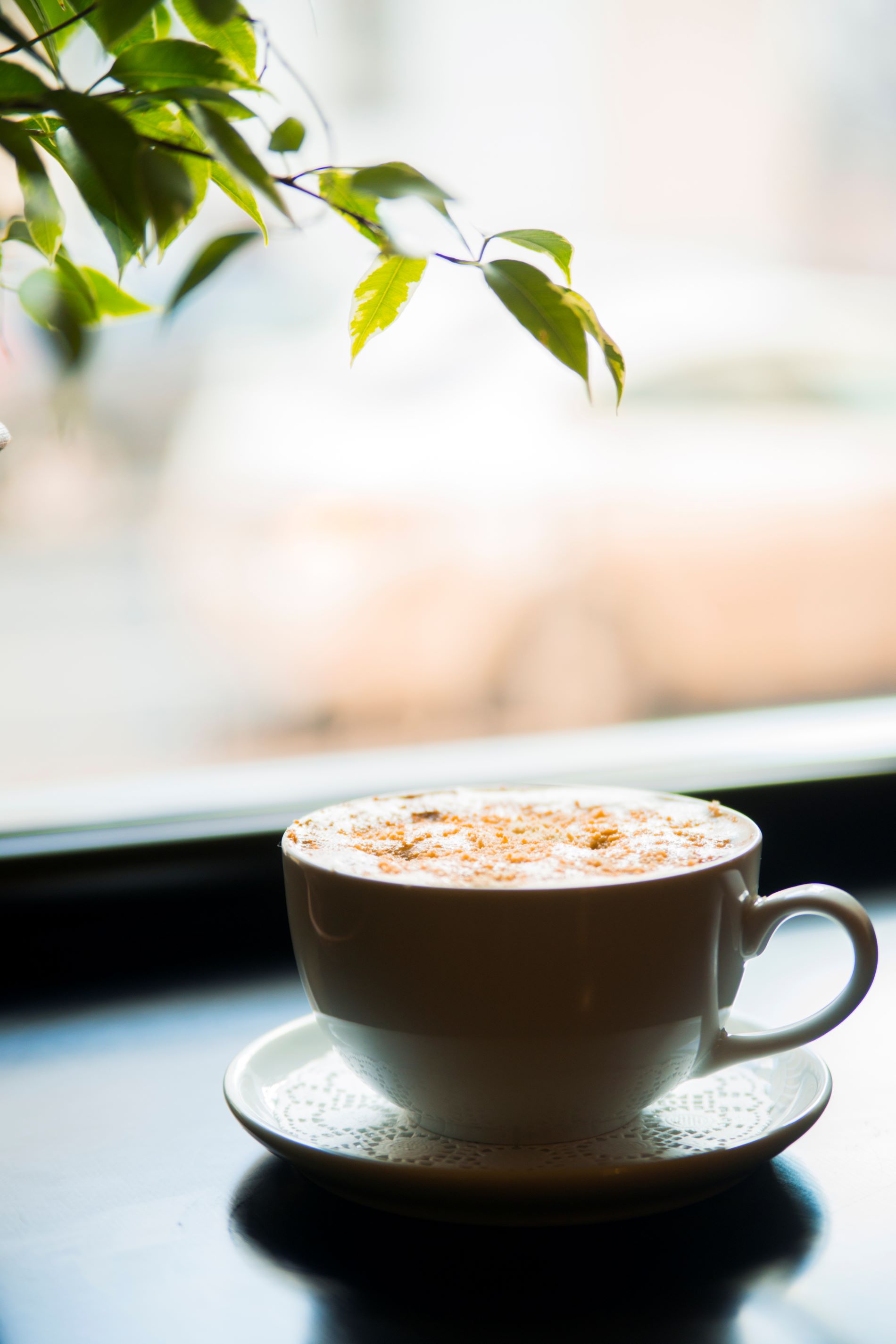 Врач рассказал, какие напитки помогают избежать деменции