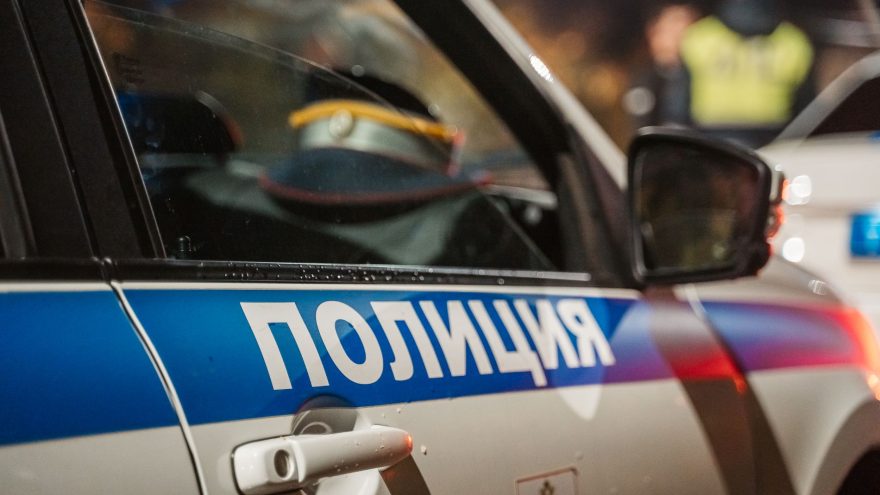 На трассе под Тверью столкнулись два автомобиля