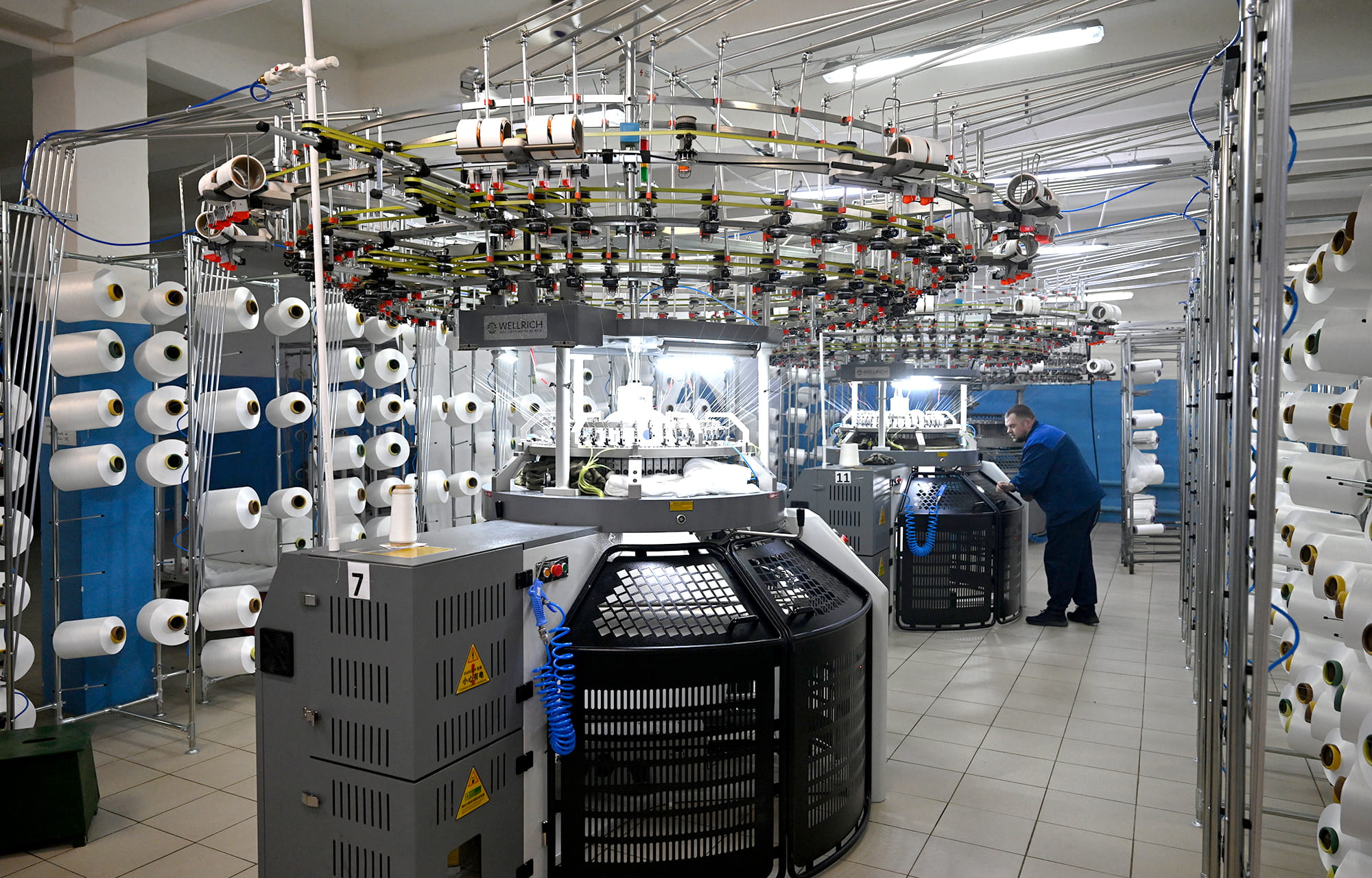 Виталий Королев оценил перспективы развития Вышневолоцкого комбината «Парижская Коммуна»