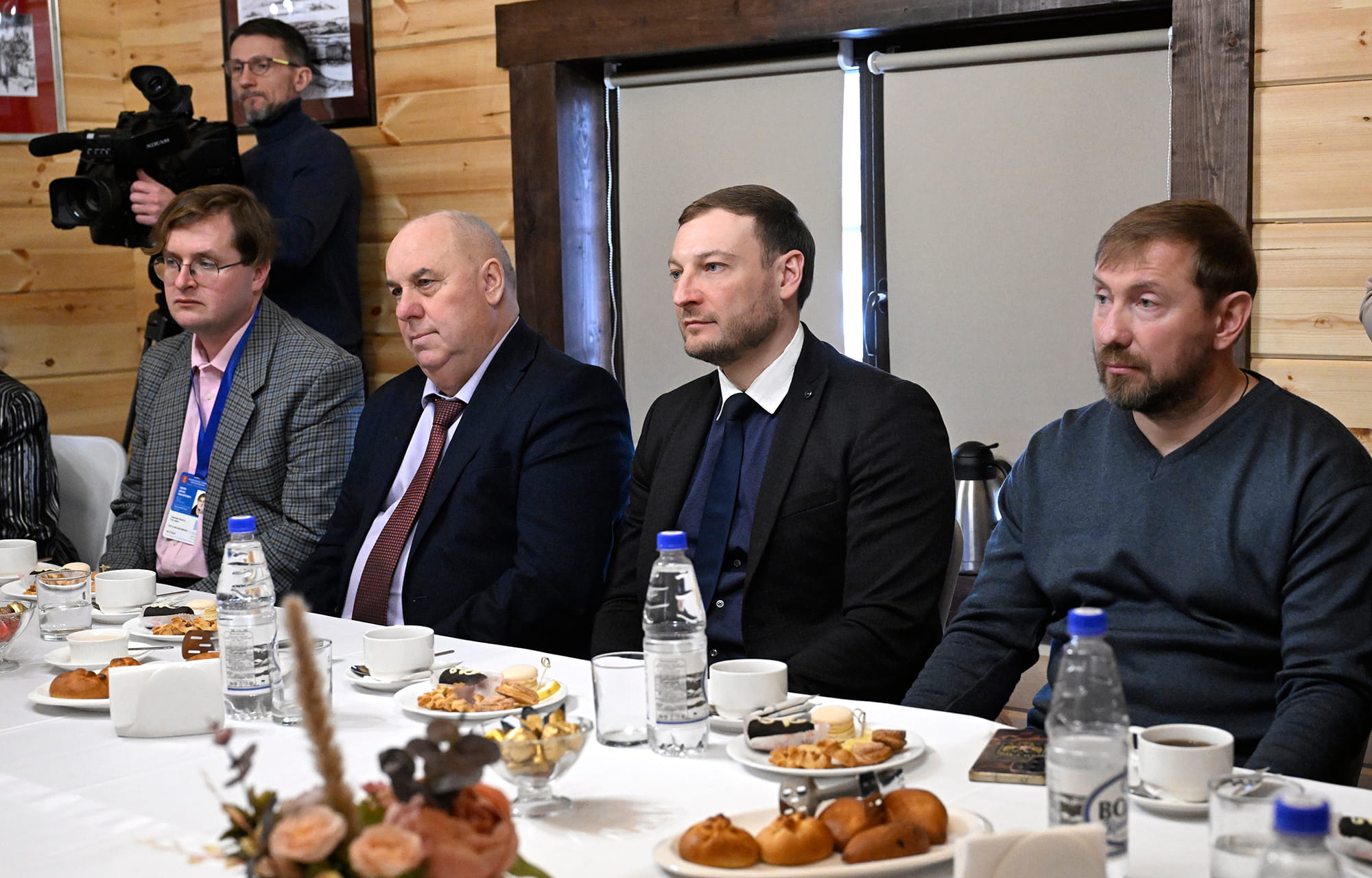 Поддержка и решение актуальных для жителей вопросов: Виталий Королев встретился с активом Вышневолоцкого округа