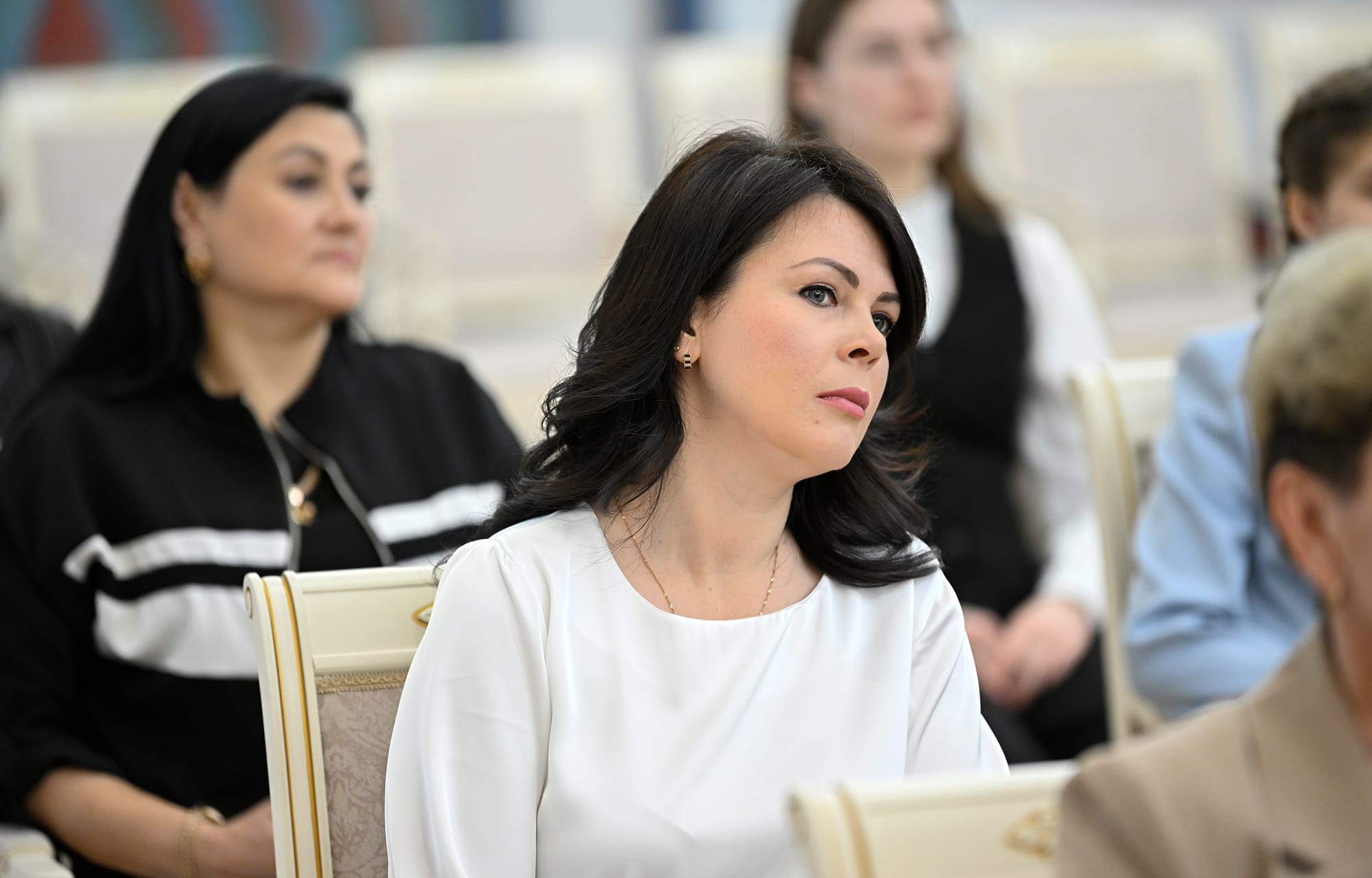 Виталий Королев наградил жительниц Тверской области