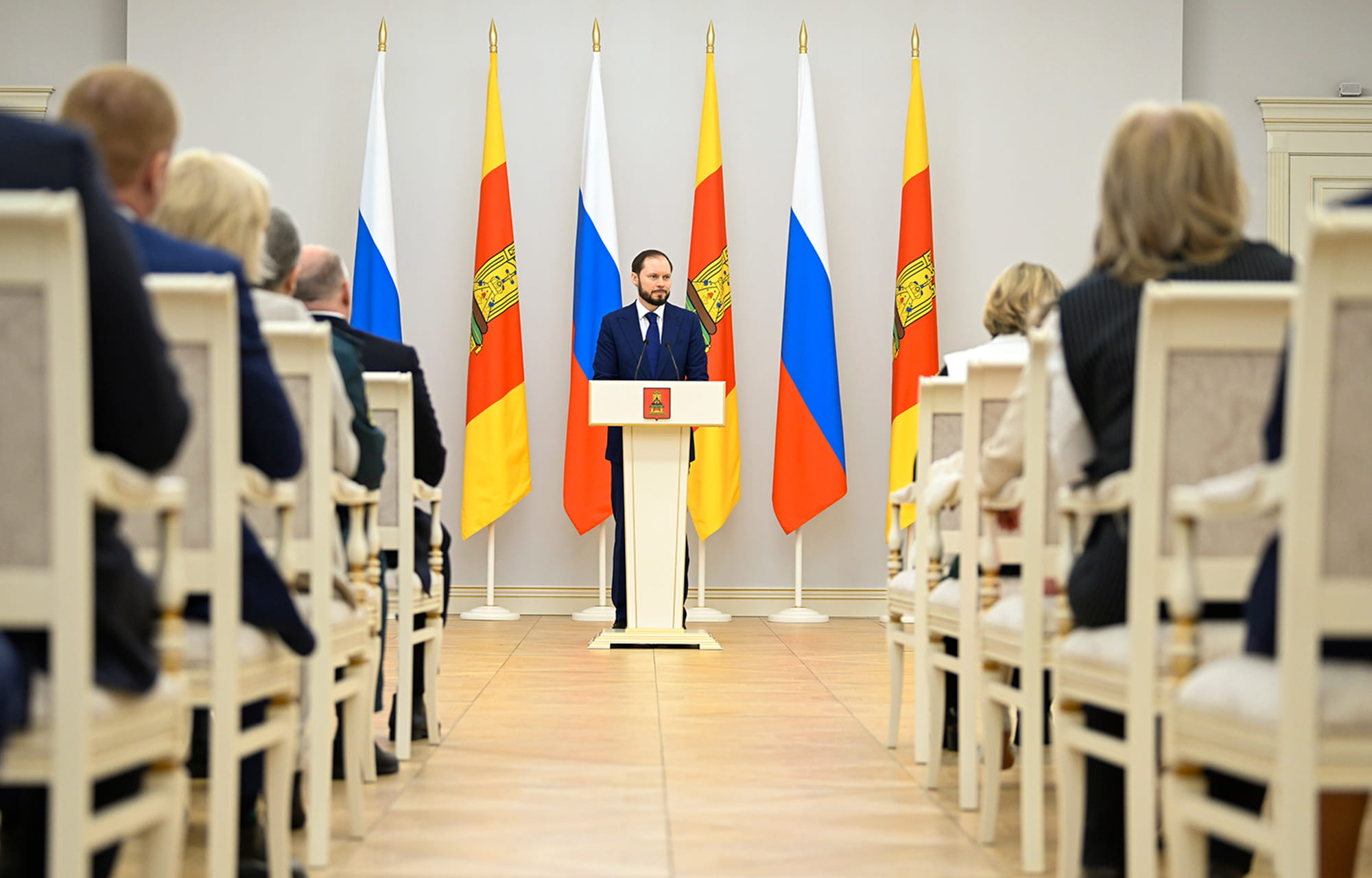 Виталий Королев наградил жительниц Тверской области