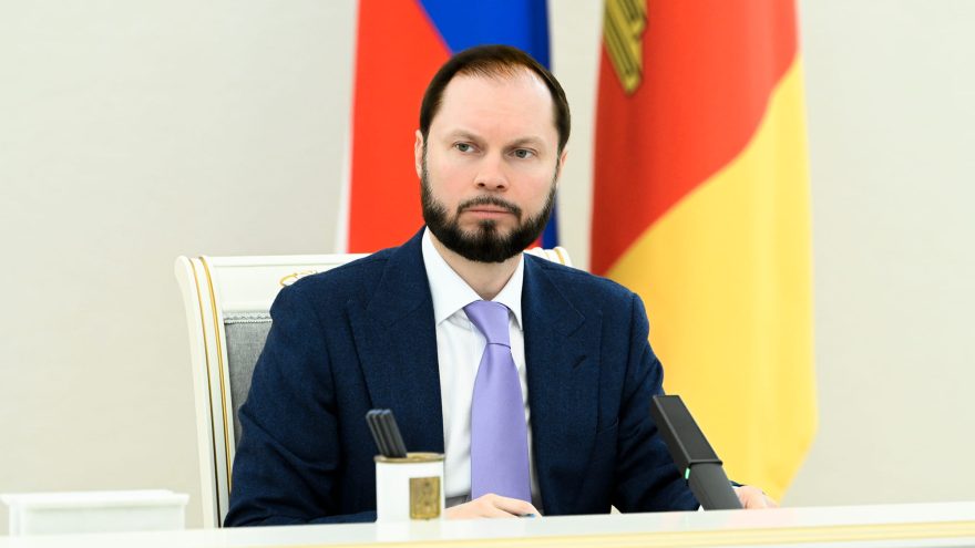 Виталий Королев поставил задачи по весенним полевым работам в Тверской области