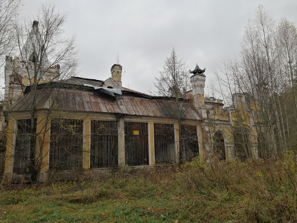 Голоса, проклятья и вампиры: топ заброшек Тверской области