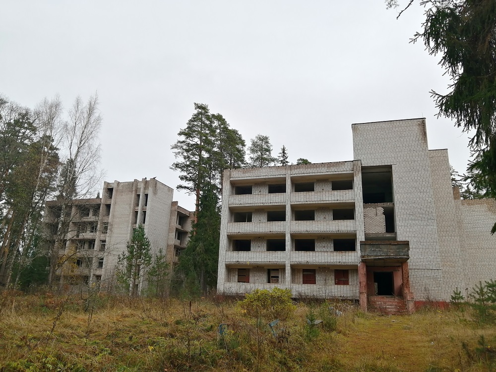 Голоса, проклятья и вампиры: топ заброшек Тверской области