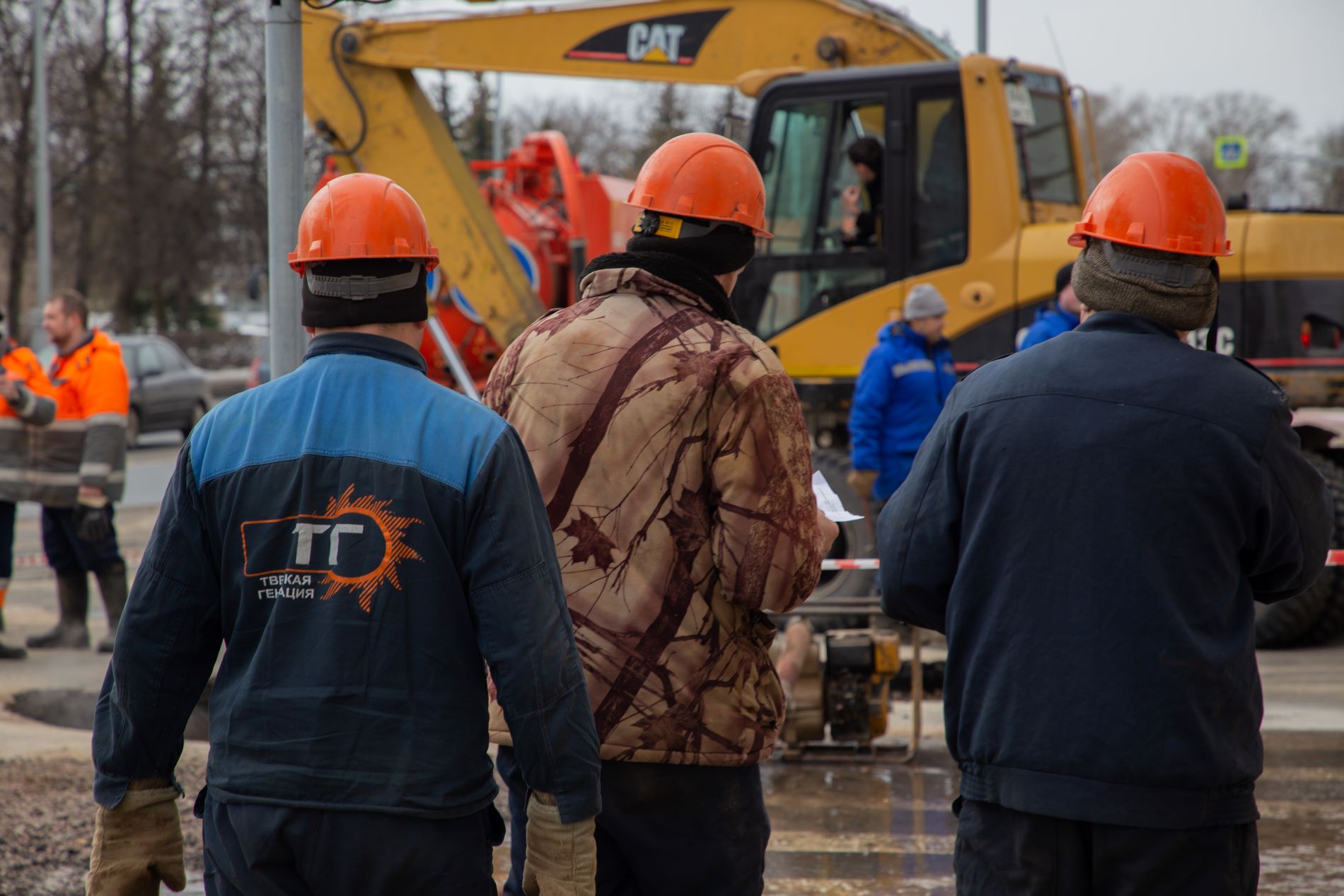 Виталий Королев поздравил работников бытового обслуживания населения и ЖКХ с профессиональным праздником