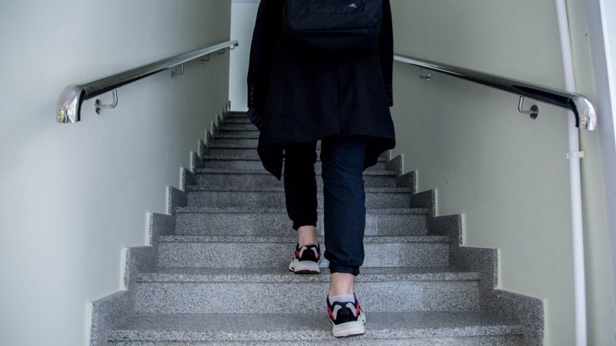 Незваный гость ограбил квартиру в Тверской области