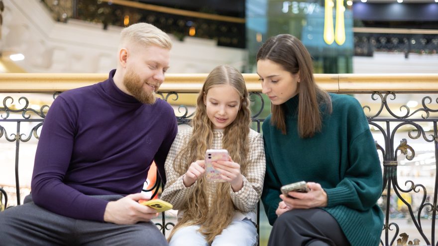 Как семейные правила и настройки смартфона влияют на безопасность детей