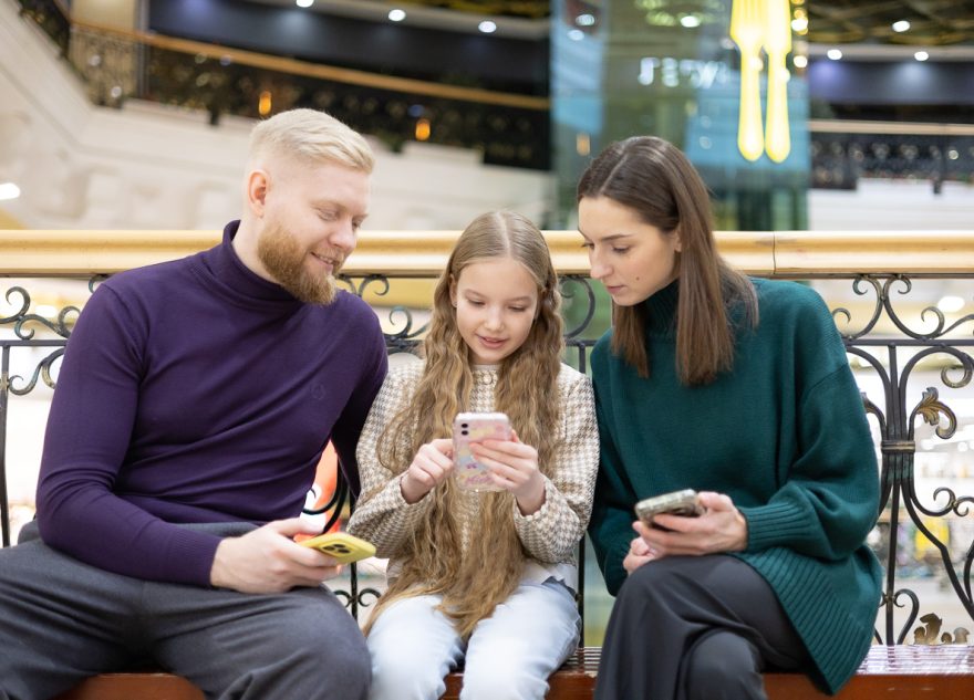 Как семейные правила и настройки смартфона влияют на безопасность детей