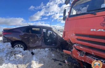 Два человека пострадали в столкновении "Хёндая" и КАМАЗа под Тверью пострадали