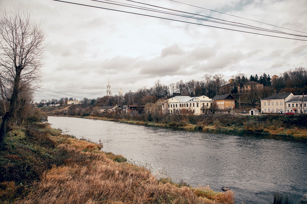 Голоса, проклятья и вампиры: топ заброшек Тверской области