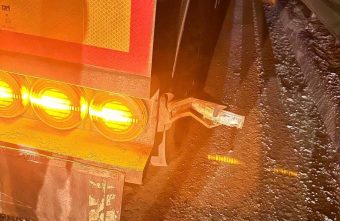 На трассе в Тверской области прицепом сбило мужчину, меняющего колесо колесо